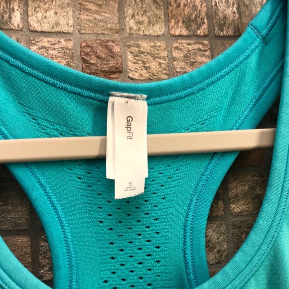 GapFit Breathe Racerback Tank Size S - Picture 3 of 3